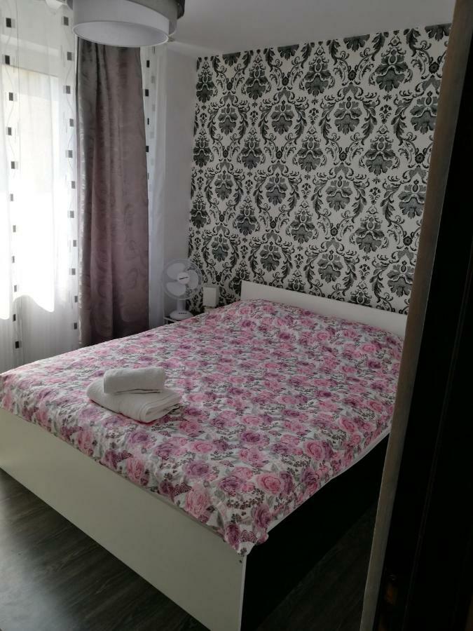 White Black Rooms Hunedoara Luaran gambar